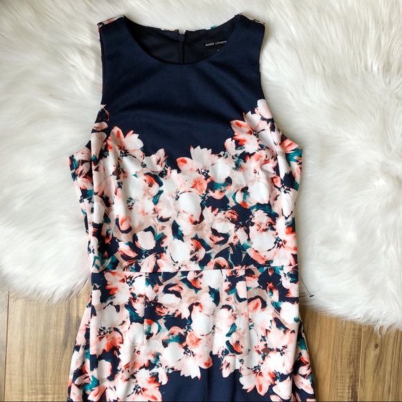 •SOLD• Maggy London Sleeveless Floral Dress - Picture 2 of 8